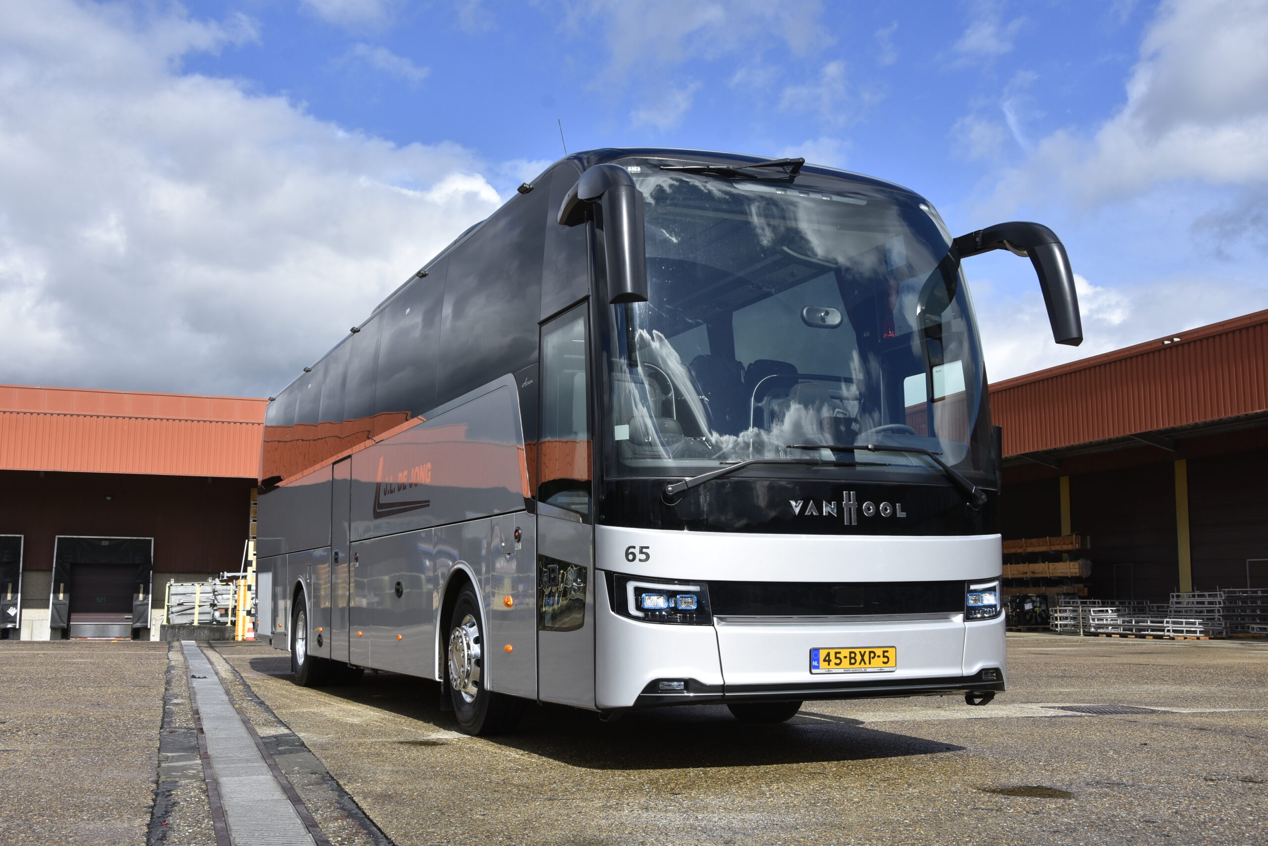 Voorkant Van Hool Bus